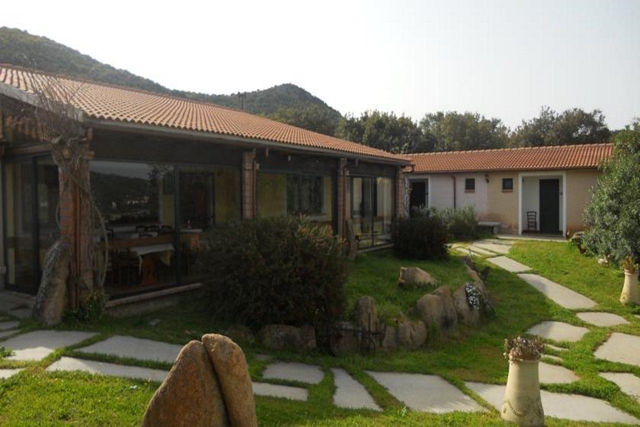 Hotel Borgo Di Campagna Loiri Porto San Paolo Exterior foto