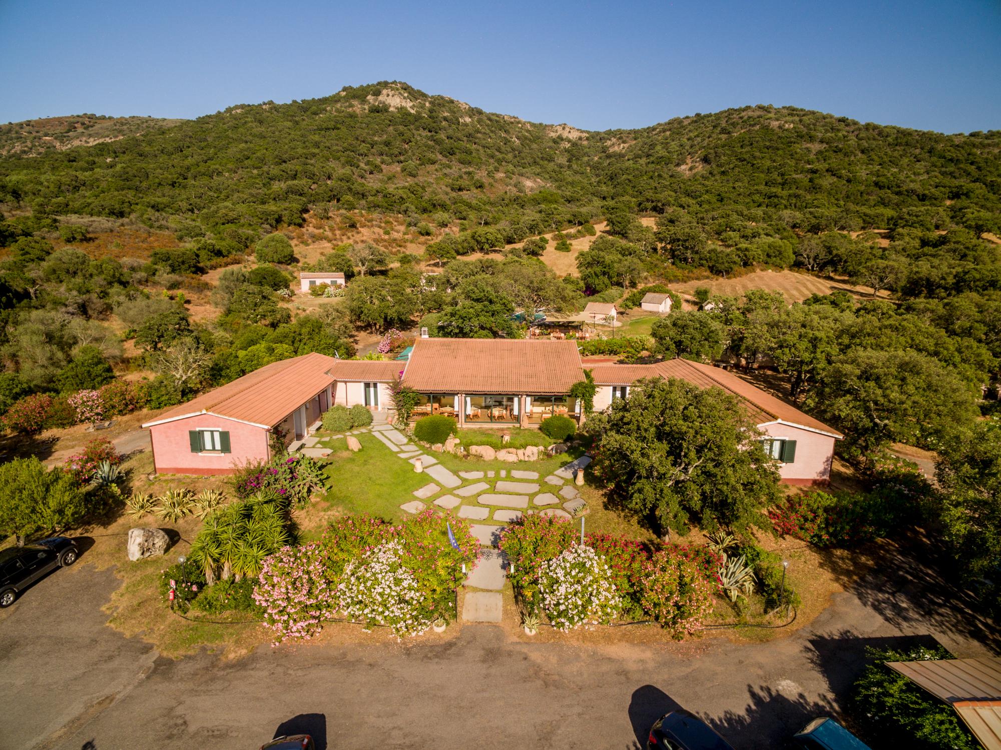 Hotel Borgo Di Campagna Loiri Porto San Paolo Exterior foto